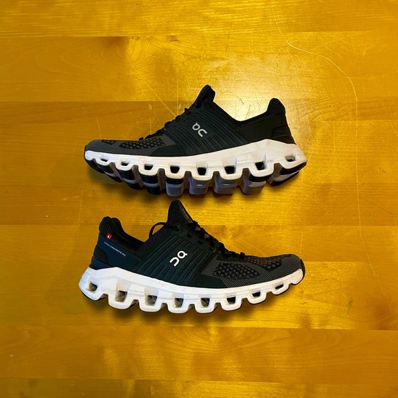 On Running Shoes - ON Cloudswift - Size 8